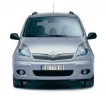 Toyota Yaris Verso 2003 года